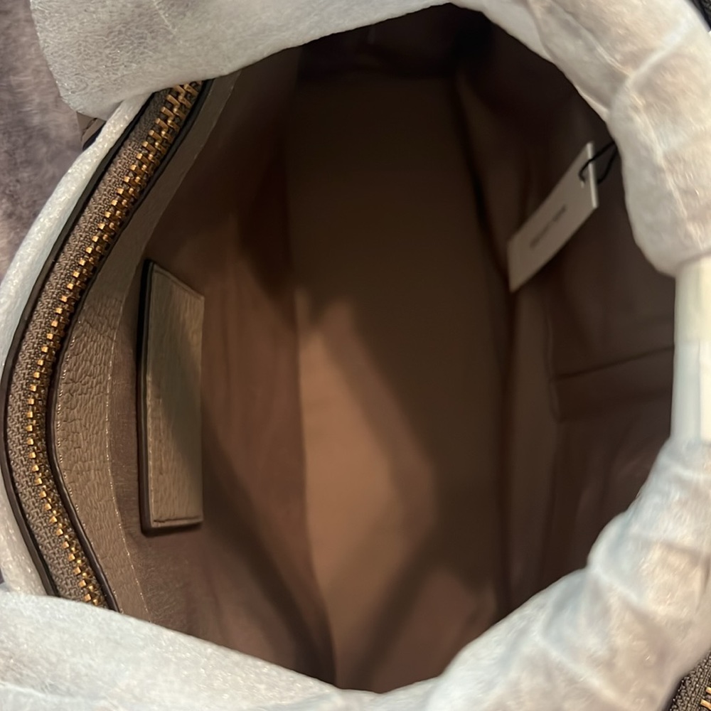 Marc Jacob Handbag. - Picture 5 of 12